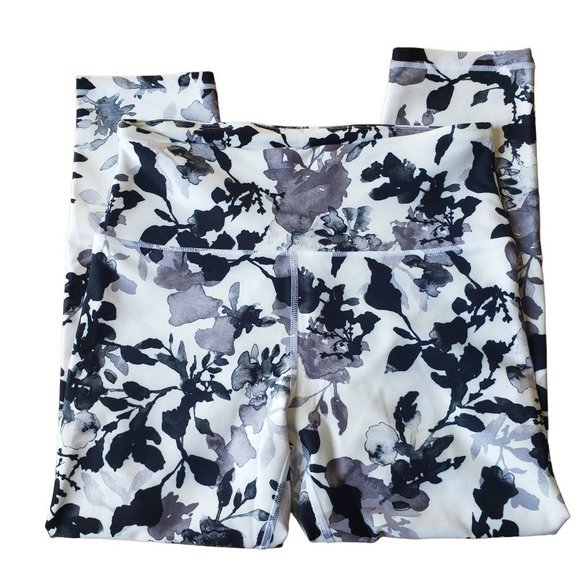 Balance Collection Pants - 𝅺balance COLLECTION Yoga Pants Athleisure Black White Watercolor M Capri